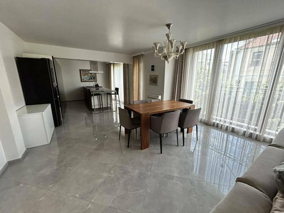 Дава се под наем Многостаен апартамент в Варна, Център - 200 кв.м за 1800 € - Снимка #4