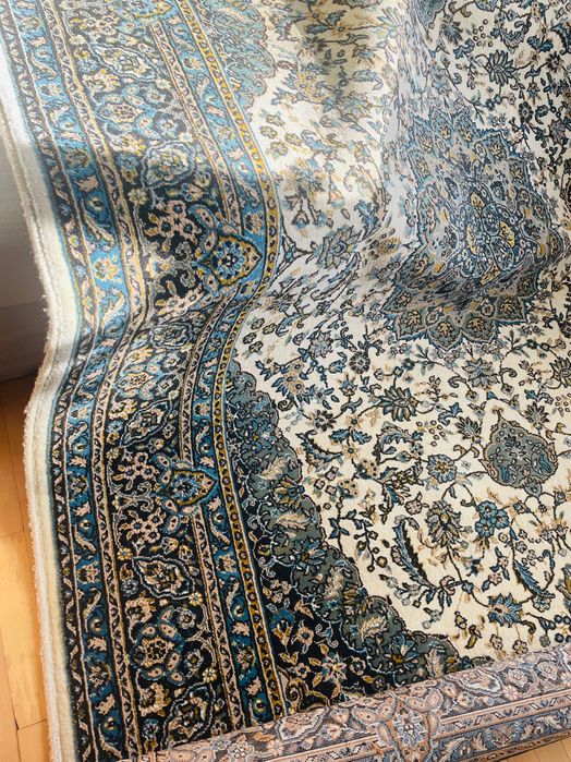 Персийки килим, малко използван