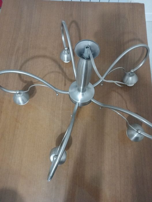 Продам люстру. Продам.