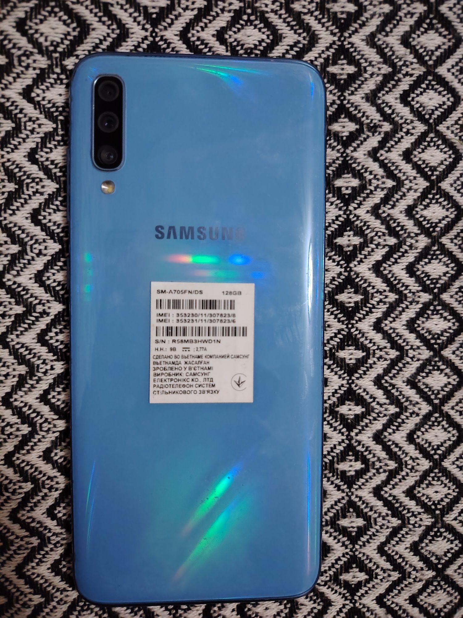Samsung A70. Karobka dakument. Usta kórmagan. Narxi kelishiladi.