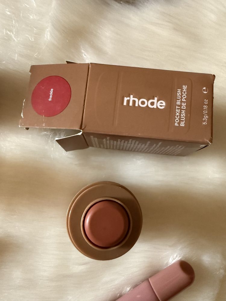 Rhode калъфи с гланц + руж и контур