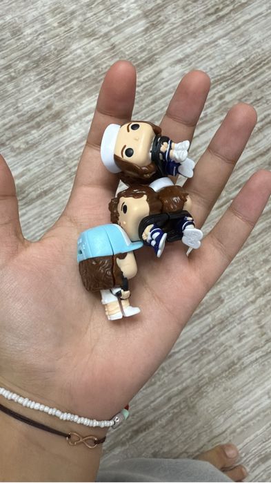 Kinder joy осд обычный дастин и стив с робин саязанные только 1