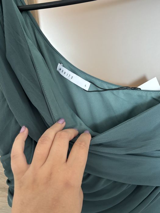 Чисто нова коктейлна рокля