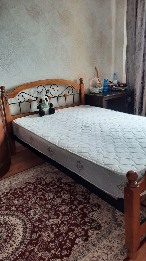 Продам шкаф для одежды и кровать!