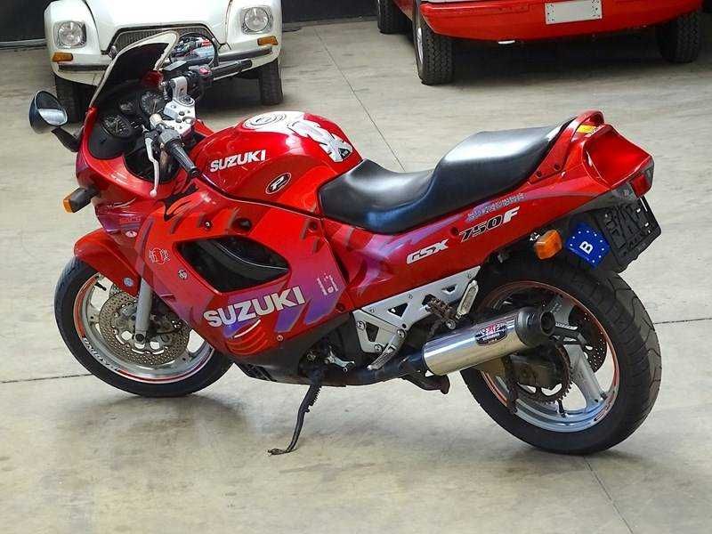 Dezmembrez Suzuki GSX 750 F din 1992