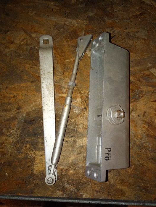 Inchizator hidraulic pentru usa max 60 kg