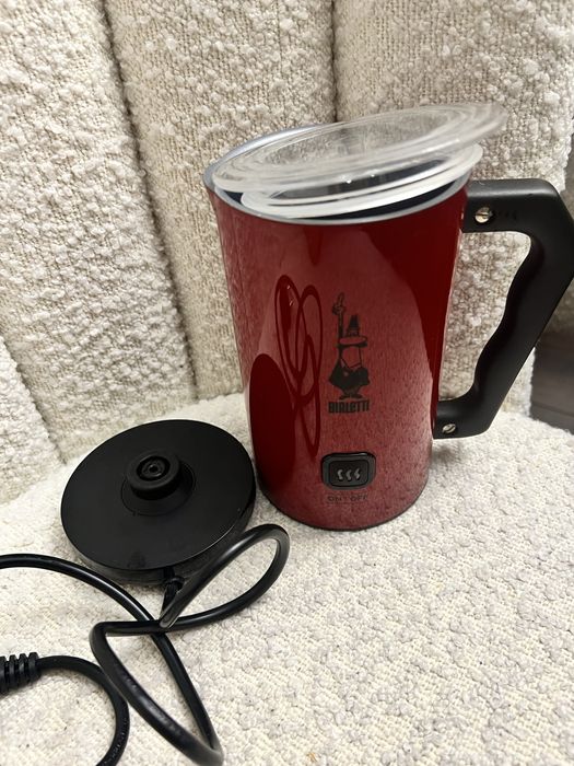 Капучинатор Bialetti/ машинка за разпенване на мляко