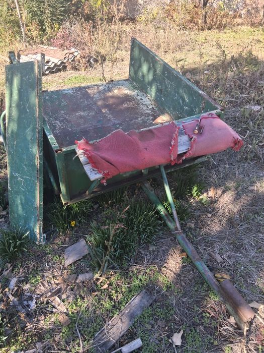 Продавам ремарке за фреза