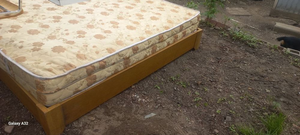 Кровать 2х спальня продам