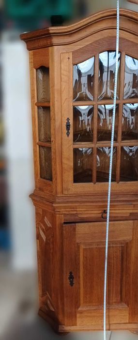 Цената е за брой.
Две ъглови витрини