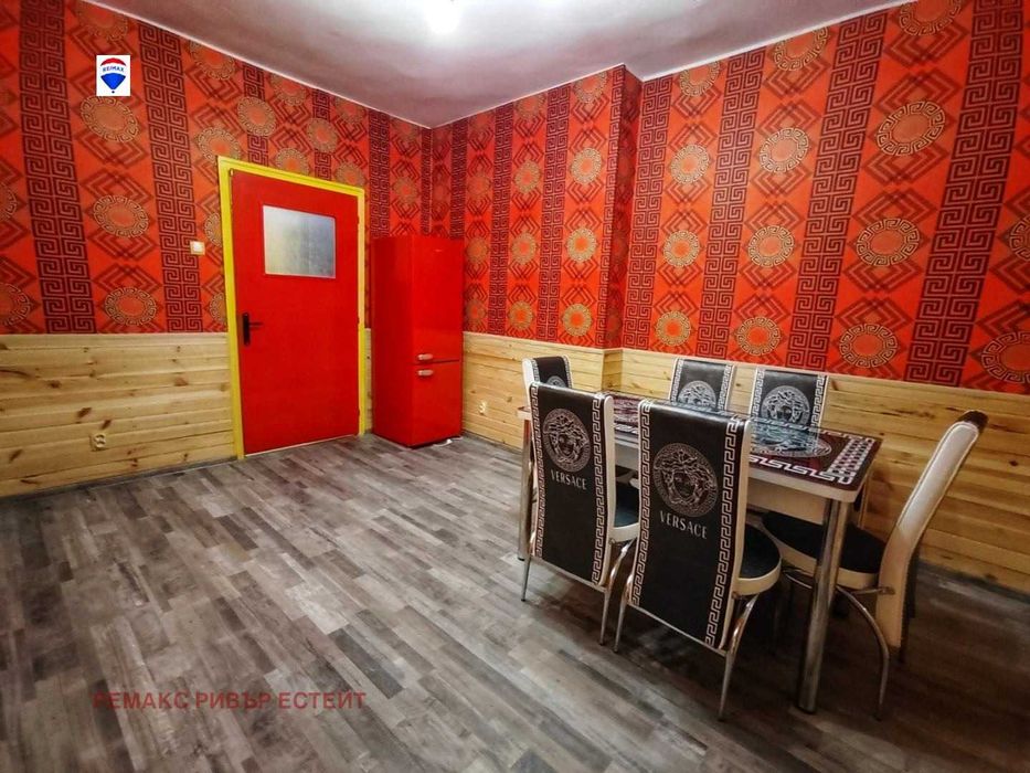 Тристаен апартамент под наем в центъра на гр. Русе