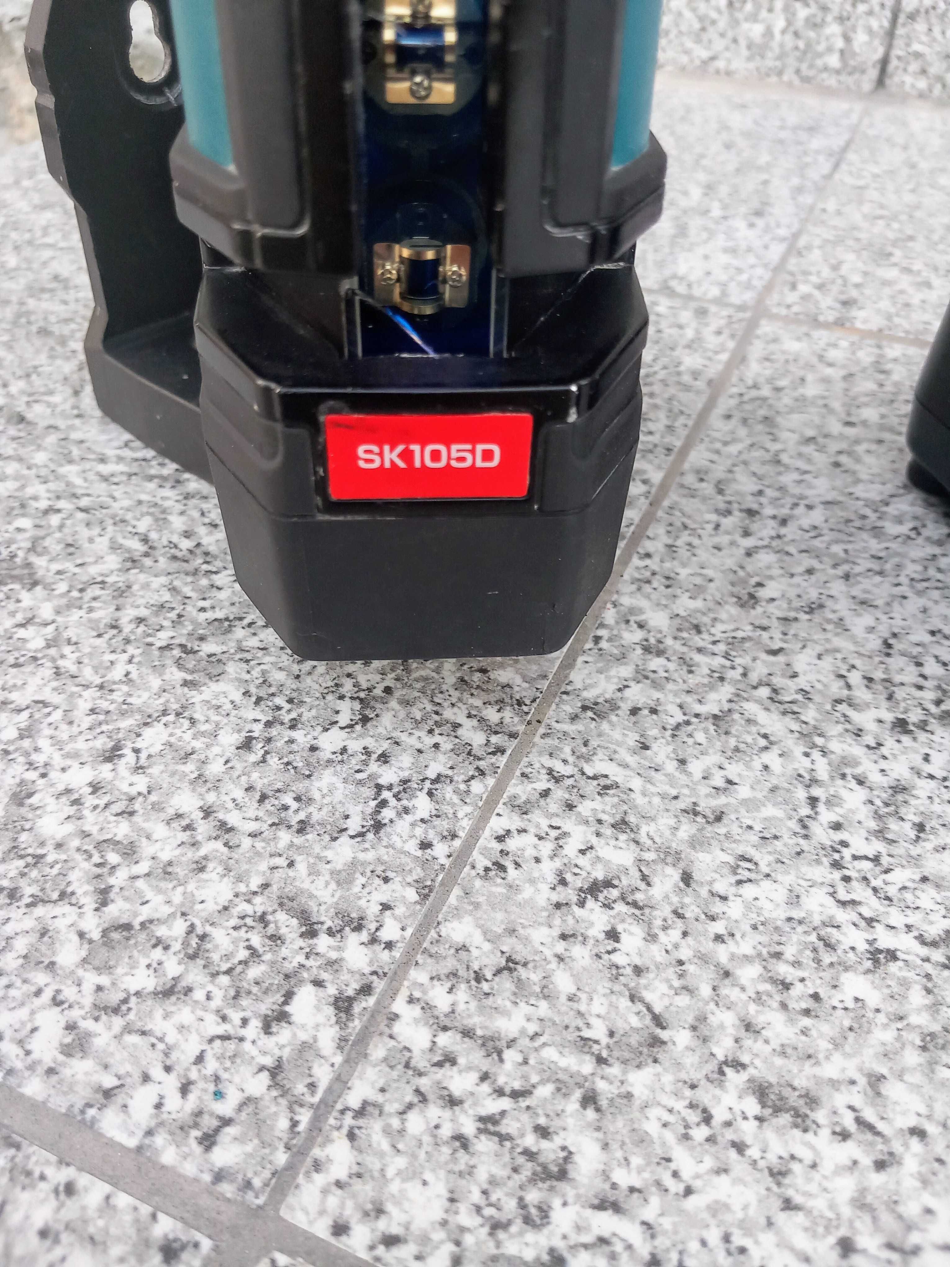 Лазерен нивелир  Makita SK105DZ