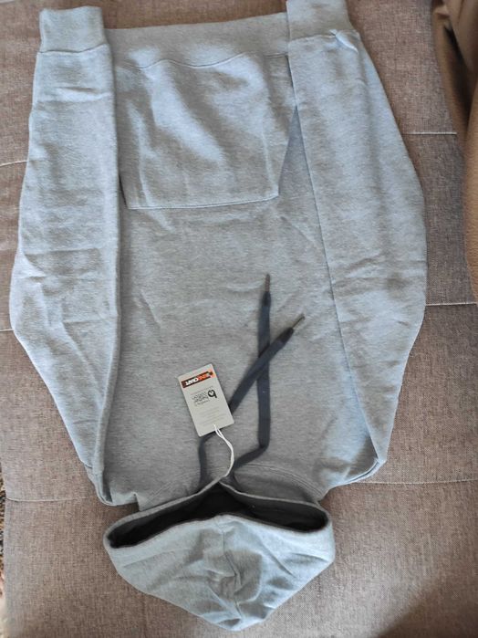 Продам худи . Новое в упаковке. 42 -44  Производства Германии