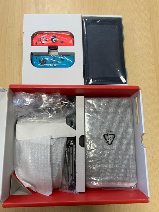 Vând Consolă Nintendo Switch