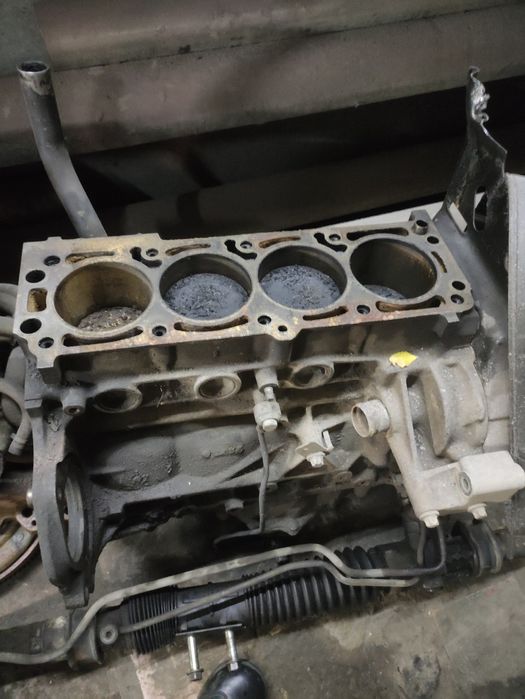 Продам блок двигателя opel vectra b блок x20 ксев