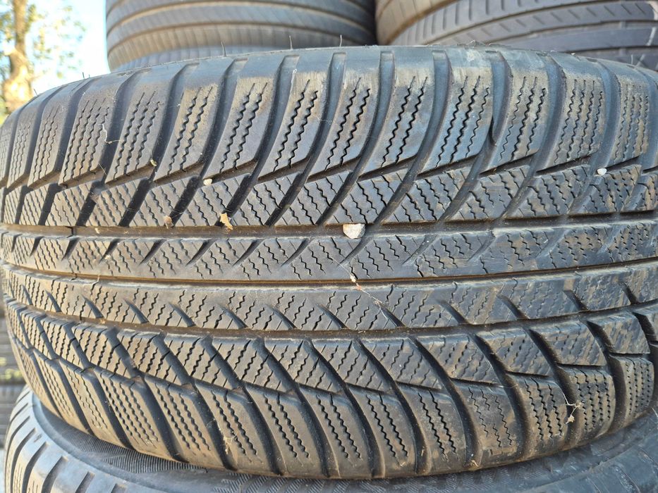 Anvelope de IARNA - 225/45/18 - BRIDGESTONE - Impecabile