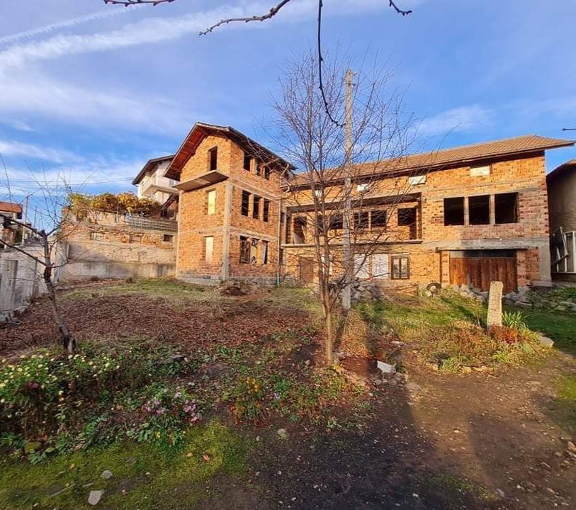 Продава се Къща в с. Кладница, Област Перник - 300 кв.м за 500 €/кв.м - Снимка #3