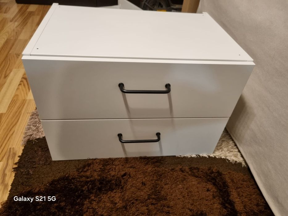 Vand 2 noptiere ikea noi - PLATSA