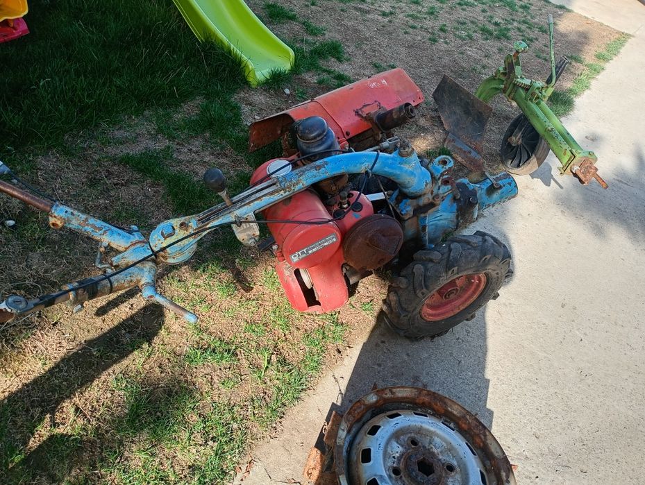 Motocultor cu plug și freza