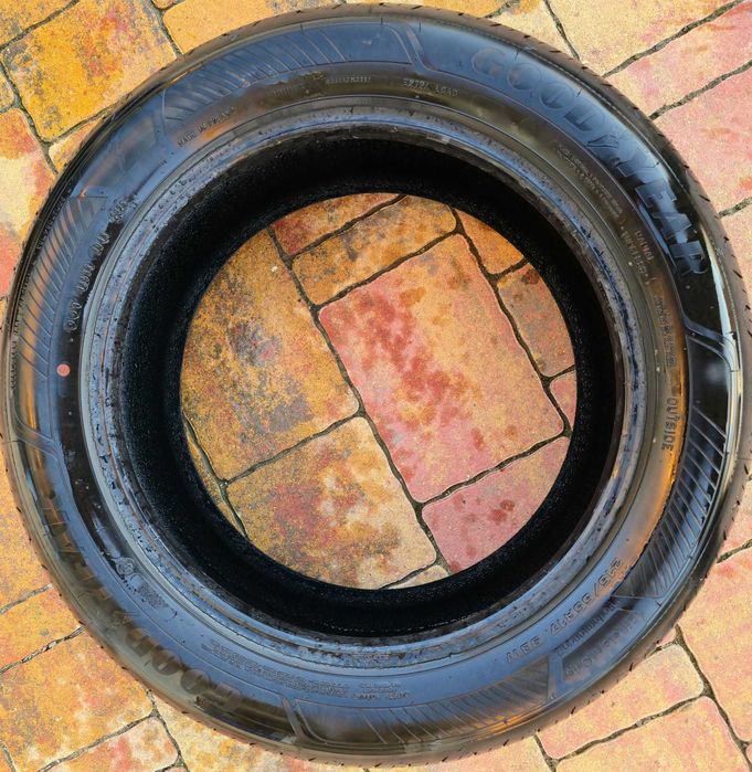Set 4 Anvelope Vara Goodyear Efficient Grip2 215/55/17 98W DOT 2025