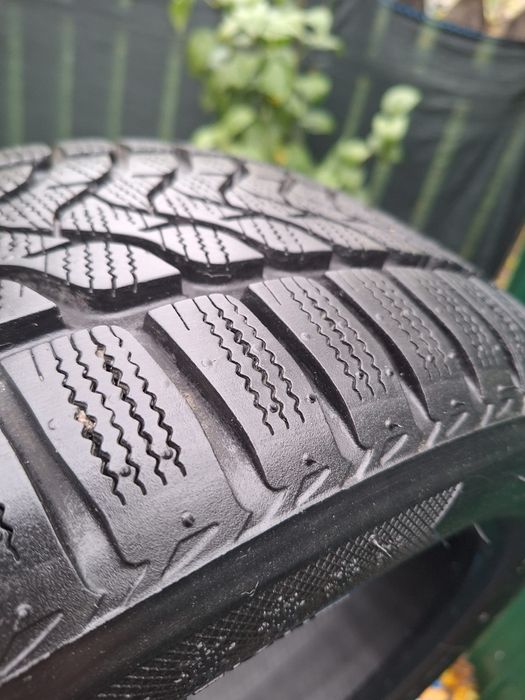 Vând 2 cauciucuri de iarna 195/50/R15
