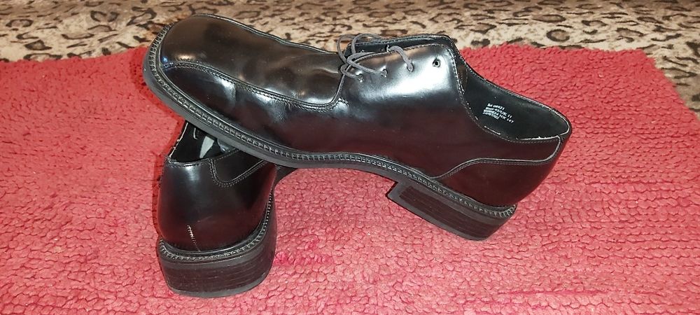 De vânzare pantofi bărbați eleganți măr.45 piele naturală Negri