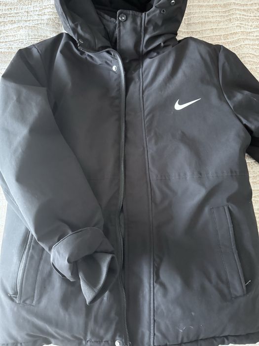 Продам зимнюю куртку найк