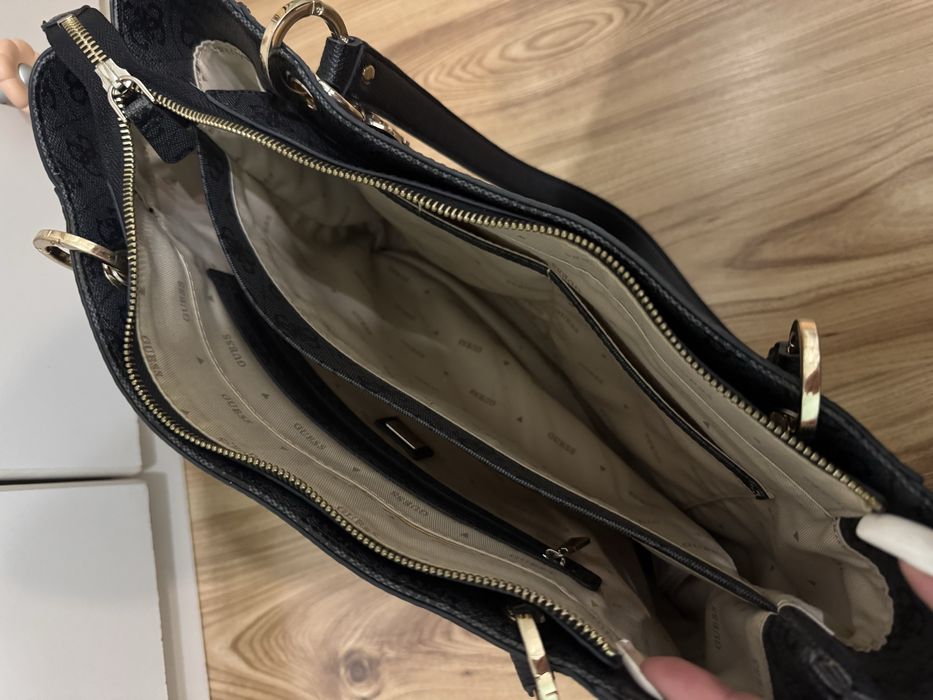 оригинална чанта Guess