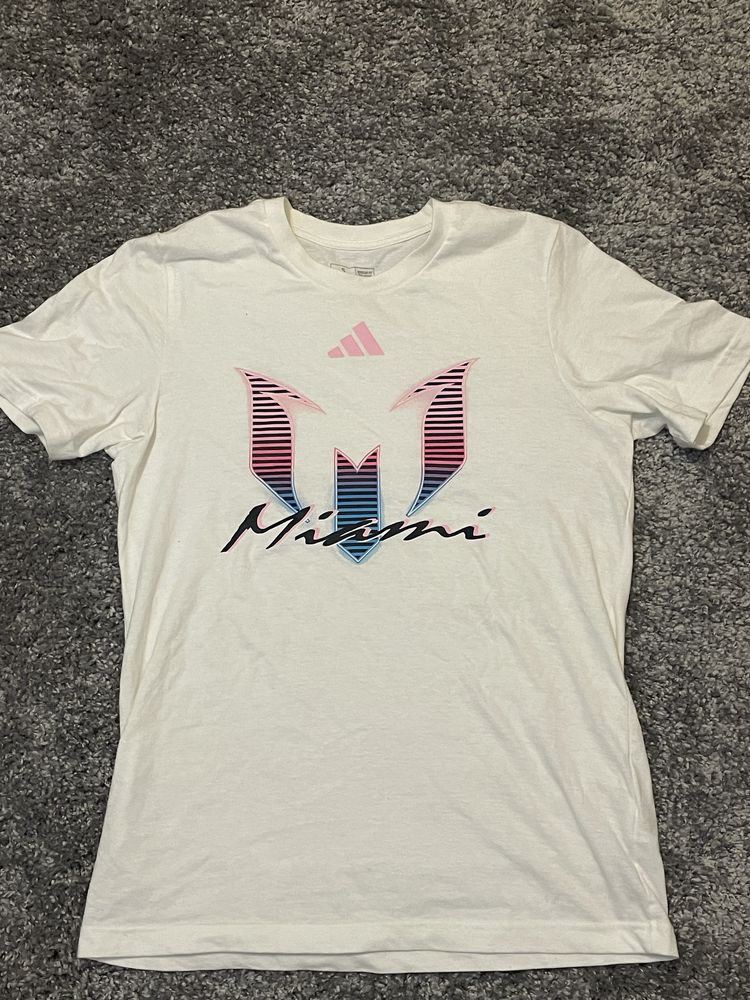 vand tricou adidas