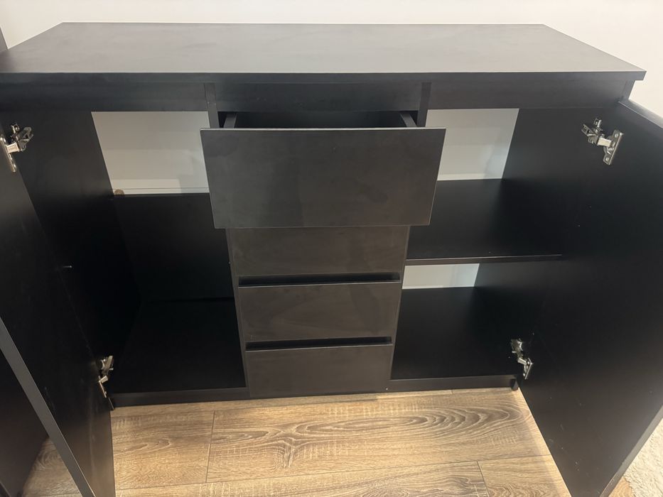 Vand comoda fara defecte