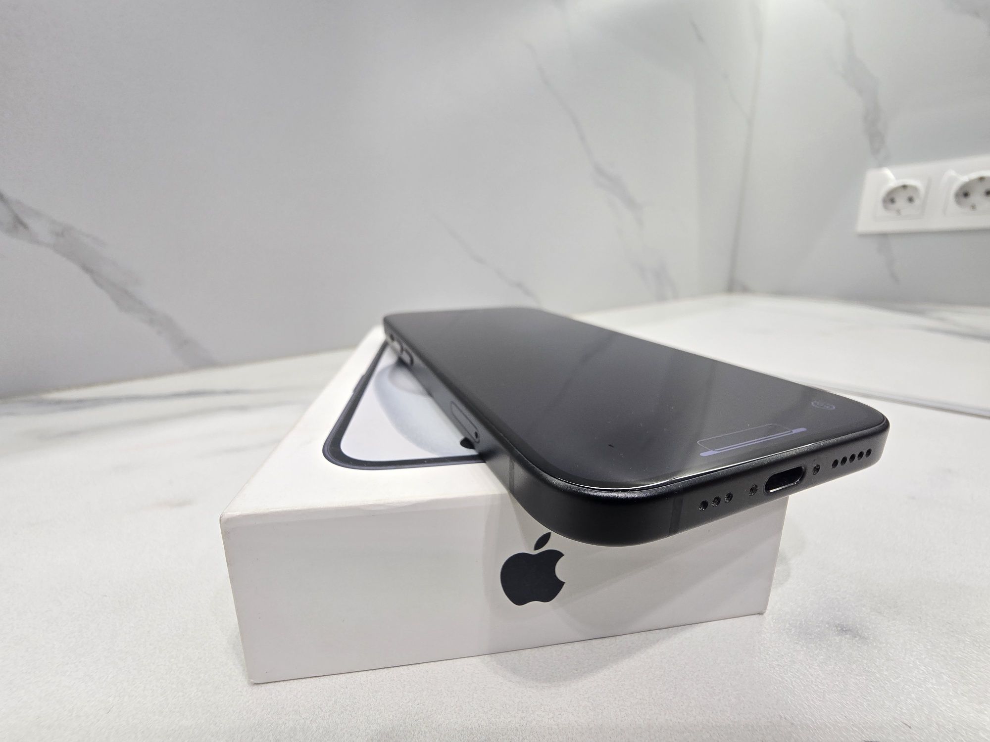 IPHONE 15 256 gb