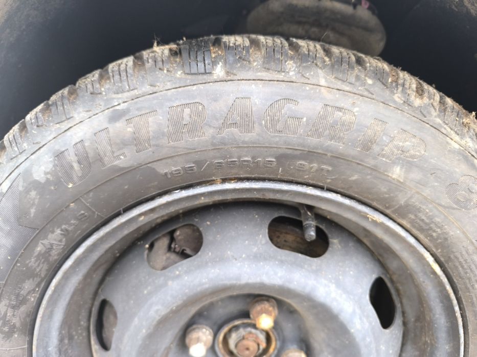 Продавам джанти с гуми 195 65 15 цола  4х108