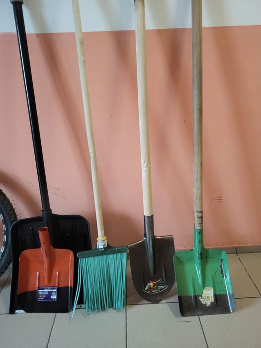 Зимние лопаты продам