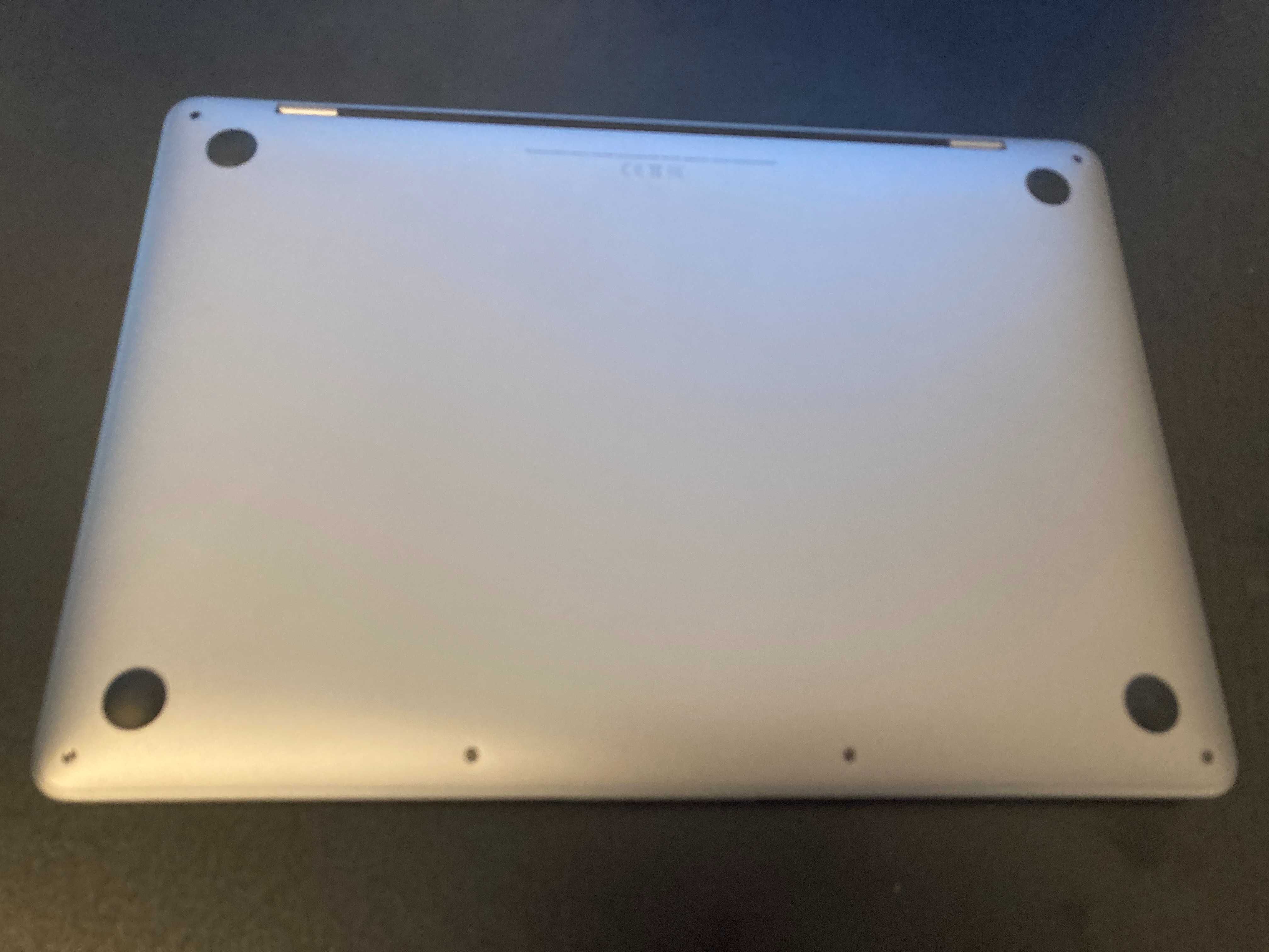 MacBook Pro 13" M1, 8GB RAM, 512GB SSD – stare excelentă