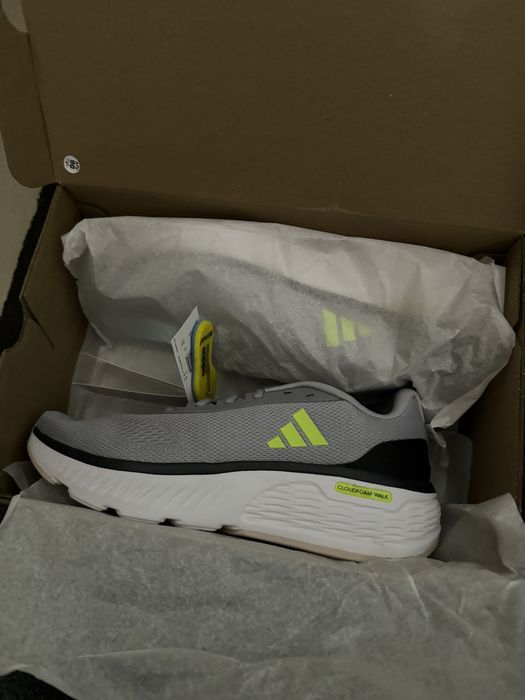 adidași Adidas sportswear go 42