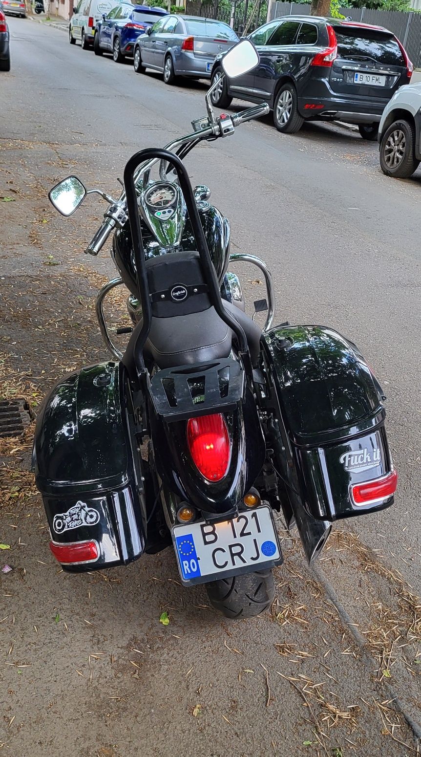 Kawasaki VN 900 Custom