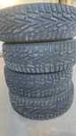 Продам зимнюю  резину б/у 215/65 R16