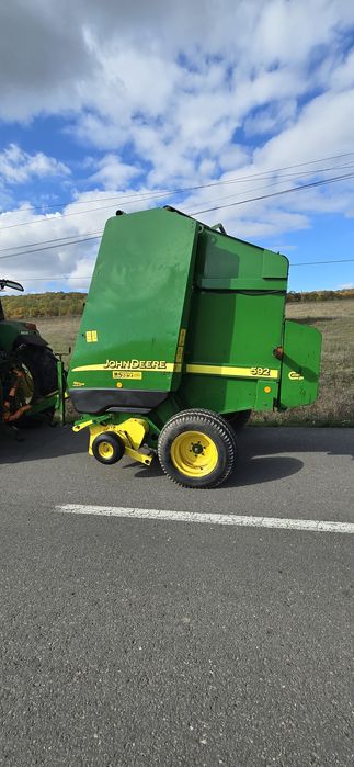 Presa de balotat baloti rotunzi john deere 592 plasa si ata 120/120