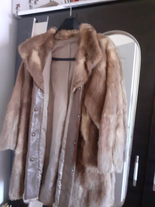 Haina blana dama