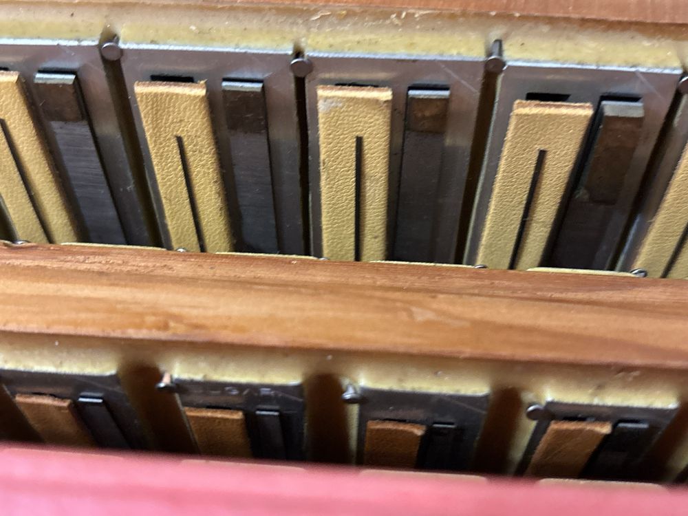 Acordeon Hohner Morino camera IV N cassotto 2+2 muzica Bugari