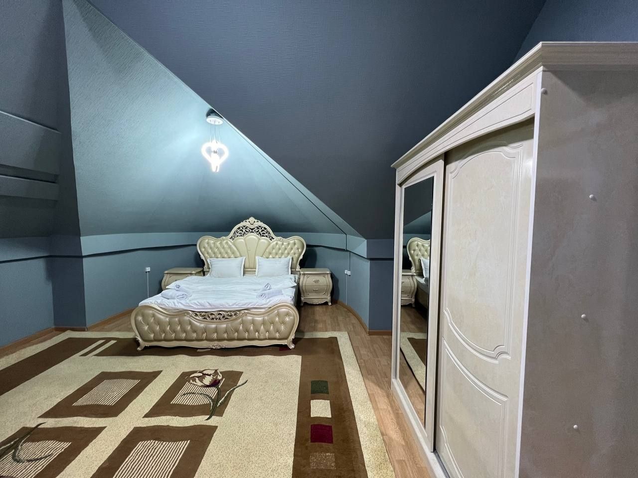 Hotel, Mexmon xona,Gostinitsa Bez zaqs