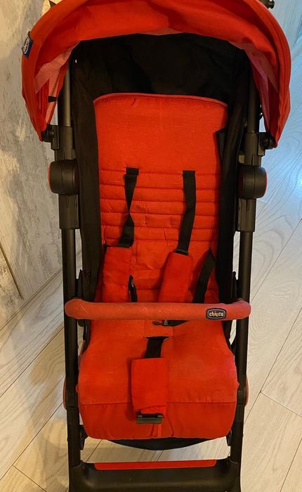 Carucior ultra compact marca Chicco,minim 3 pana la 15 kg,Rosu.
