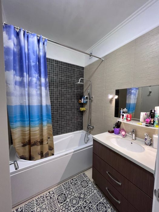 Продается своя 2-ух комнтаная квартире в новостройке OLMAZAR CITY