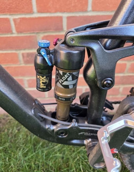 Ендуро колело Giant 29" 2025 Fox, Kashima, Saint,