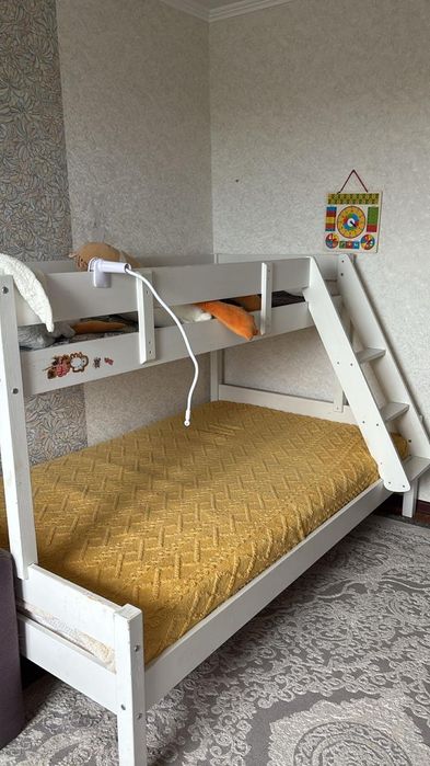 Продам кровать двухяросную