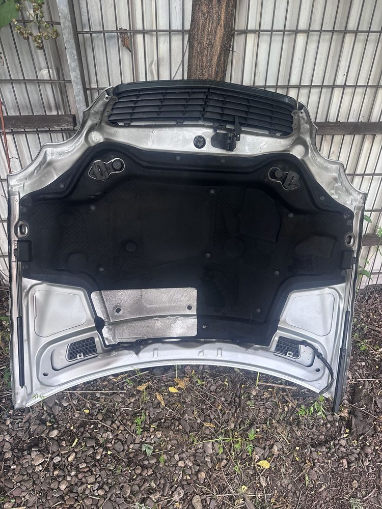 Преден капак Mercedes C200 CDI/W203 2003 Година
