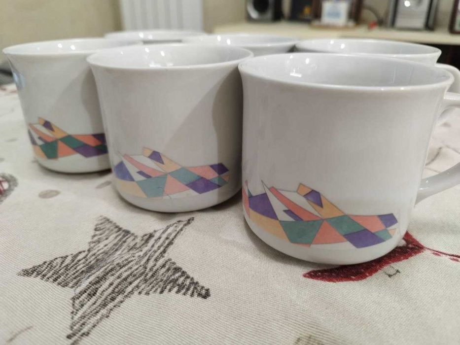 Порцеланови и стъклени сервизи за течности