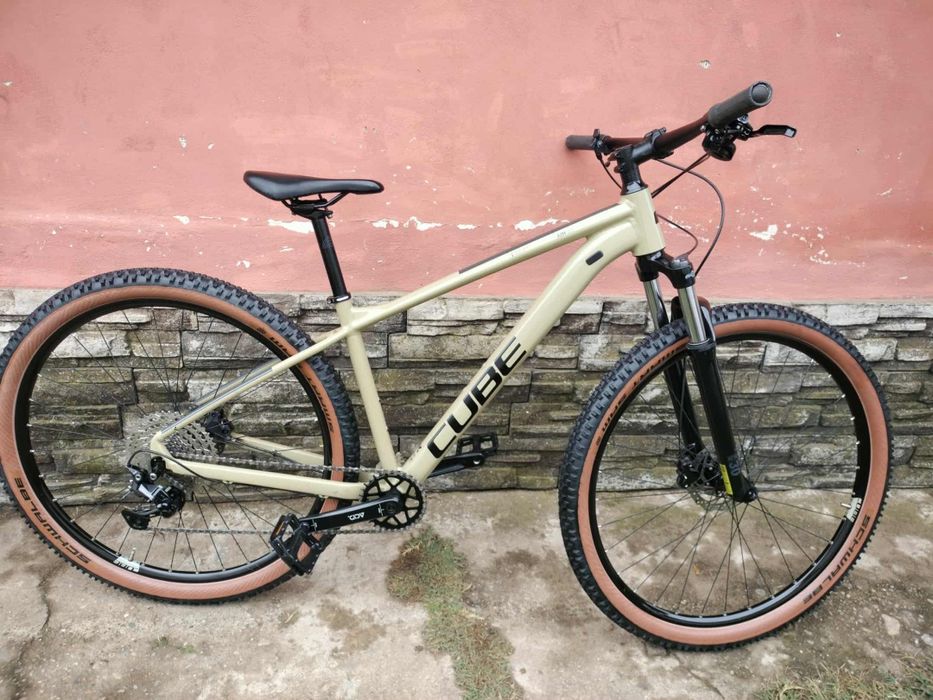 Bicicleta Cube roti pe 29 frâne disc hidraulice cadru M