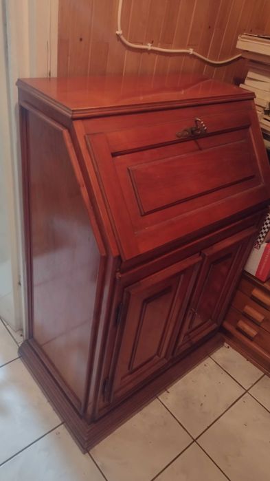 Secretaire din lemn de cires in stare foarte buna
