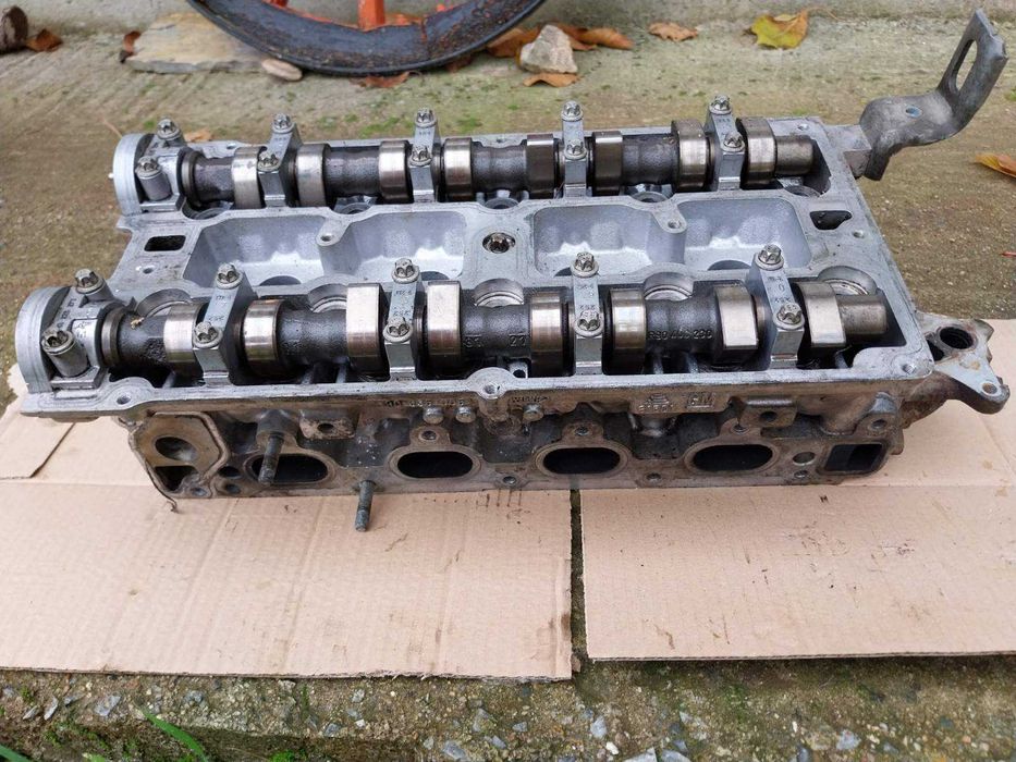 Цилиндрова глава за двигател x18xe1, картер, капак клапани, масл помпа
